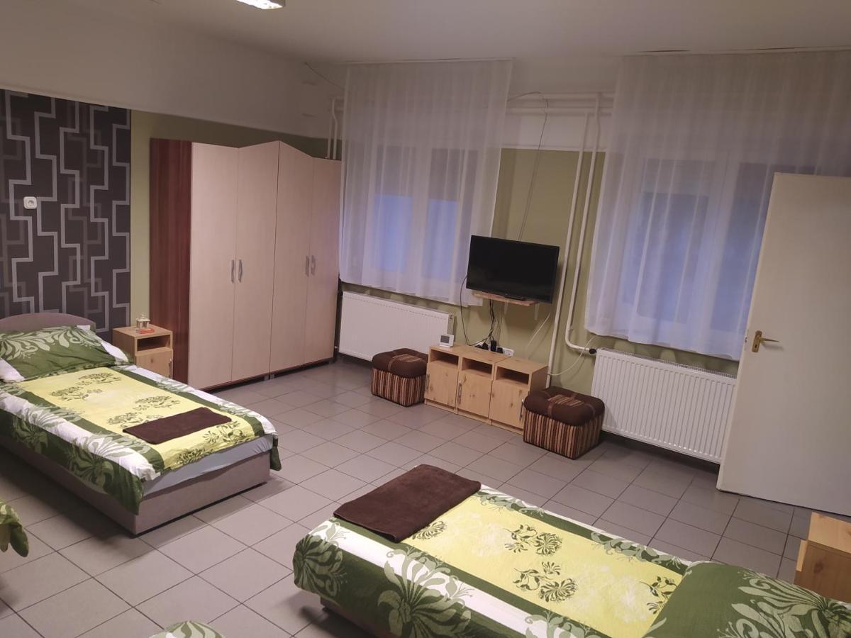 Pingpong Apartman Soltvadkert Eksteriør bilde